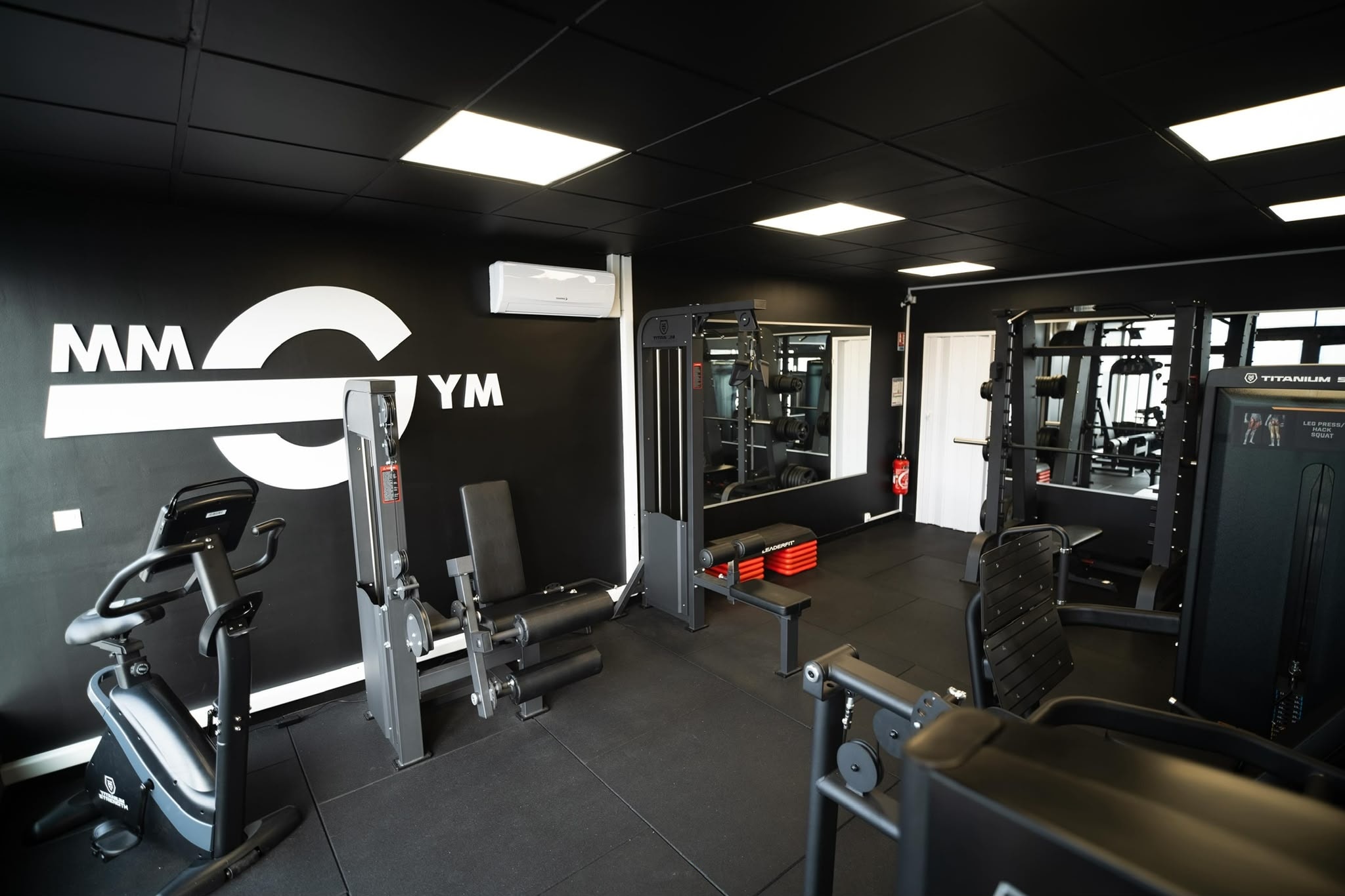Vue d'ensemble de la salle, mur MyMicroGym